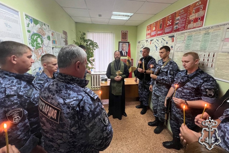 В г. Льгове сотрудники Росгвардии приняли участие в благодарственном молебне