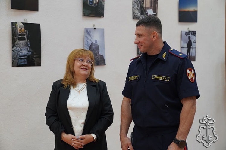 В Курске региональное Управление Росгвардии пополнило книжный фонд городских библиотек