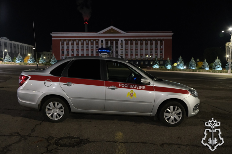 В Курске росгвардейцы проводят профилактическую акцию «Безопасный объект, квартира, автомобиль»