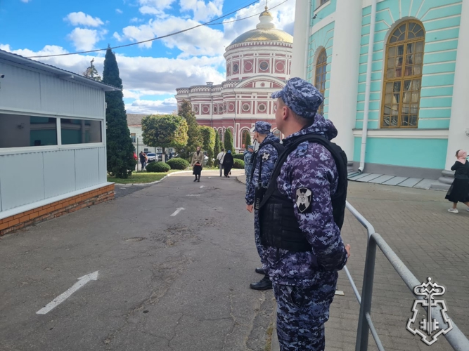 В Курске росгвардейцы обеспечили общественный порядок во время празднования Дня города и передвижения иконы Божией Матери «Знамение»