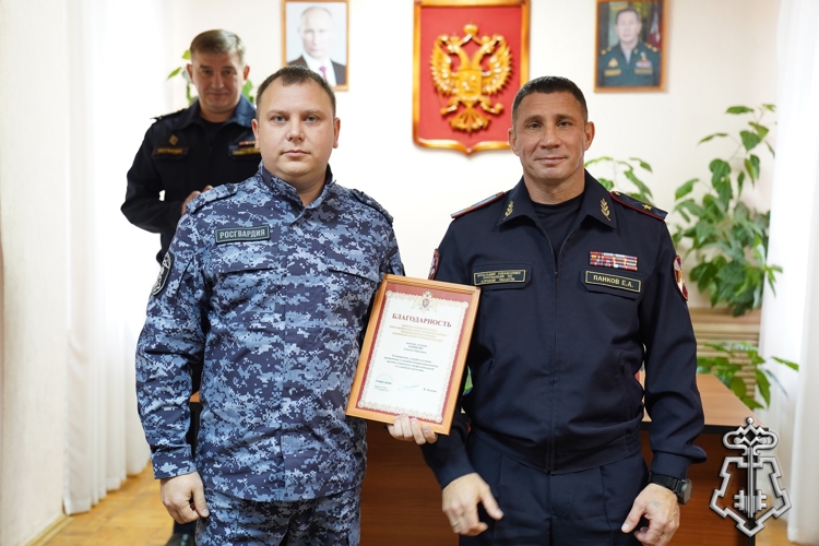 В Курске сотрудники вневедомственной охраны отметили профессиональный праздник