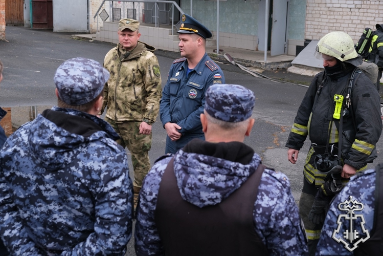 Пожарно-тактические занятия Росгвардии и МЧС прошли в Курске