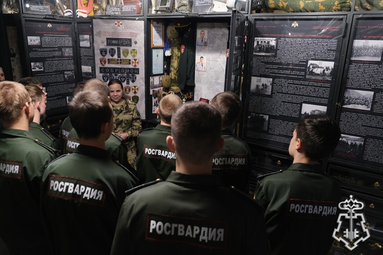 В Курске росгвардейцы познакомили подшефных воспитанников с работой вневедомственной охраны