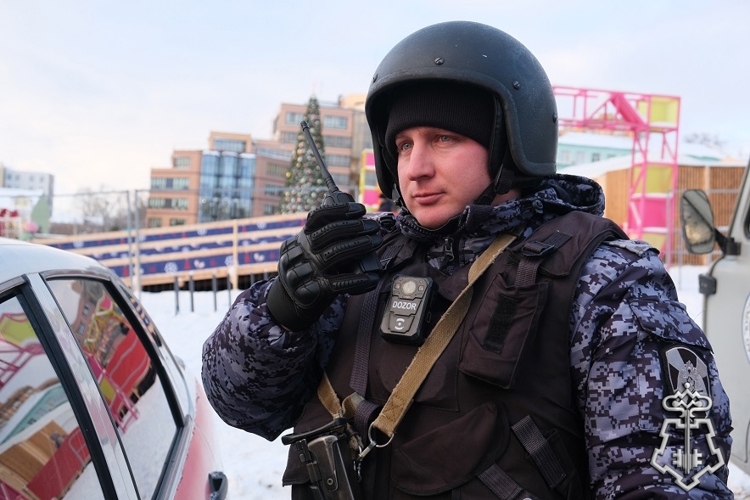 В Курской области росгвардейцы обеспечили безопасность граждан во время празднования Нового года