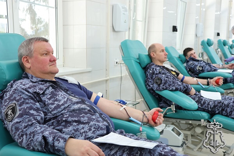 В Курске росгвардейцы стали участниками донорской акции «От сердца к сердцу» 