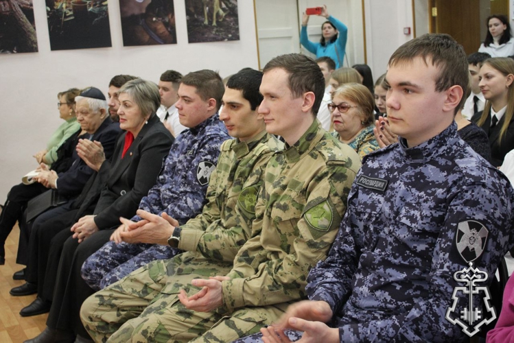 В Курске росгвардейцы приняли участие в диалоге культур «Россия – многоликая, единая страна»