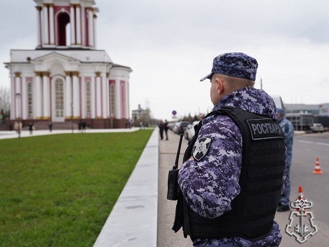 Росгвардейцы примут участие в обеспечении безопасности в майские праздники