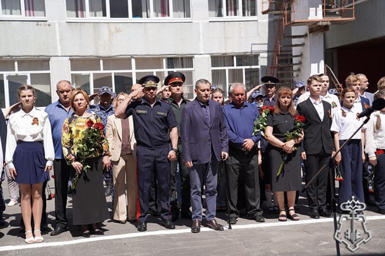 «Парту Героя» в память о сотруднике Росгвардии Вячеславе Гаврилове открыли в Курске