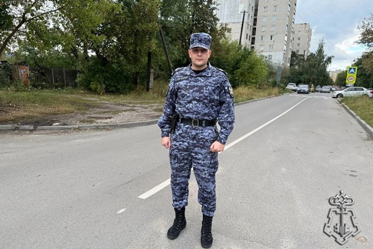 В Курске росгвардеец в свободное от службы время предотвратил преступление