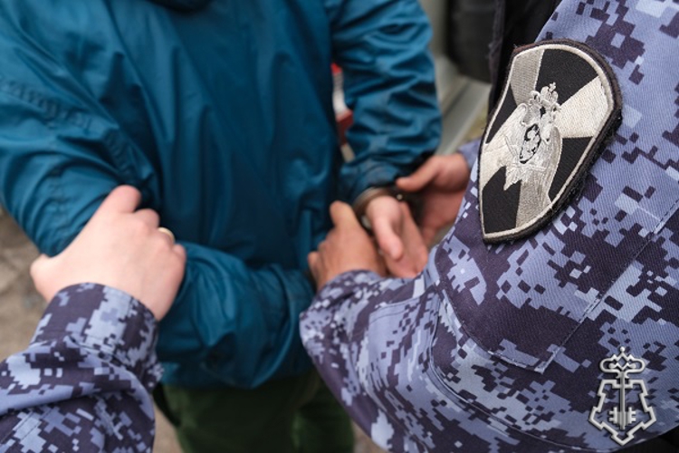В Курске росгвардейцы пресекли противоправные действия в пункте выдачи заказов