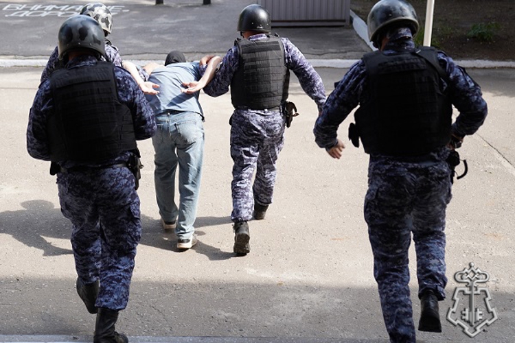 Росгвардейцы в составе межведомственной комиссии проверили обеспечение безопасности в школах Курска